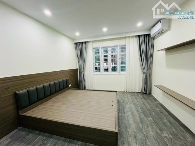 BÁN NHÀ 5 TẦNG DÂN XÂY Ở CỰC SƯỚNG, GẦN HỒ TÂY , NHÀ TRONG NGÕ 89 LẠC LONG QUÂN GIÁ 5.7 TỶ - 9