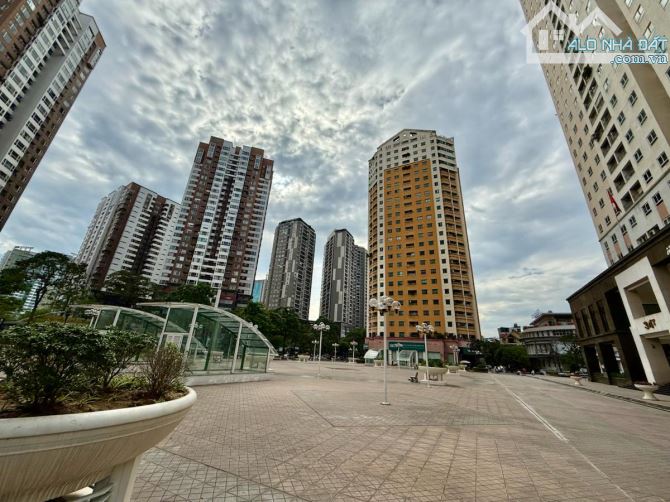 Bán căn hộ 131m2, 3 ngủ , KĐT Trung Hòa, 34T, Giá 10.4 tỷ - 9