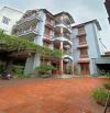Bán đất tặng biệt thự, gần 300m2, 4 tầng, ô tô đỗ, 10m ô tô tránh, giá hơn 7 tỷ