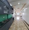- Bán nhà đường Trung Kính, sát phố, nội thất xịn sò, 39m2, 8.8 tỷ.