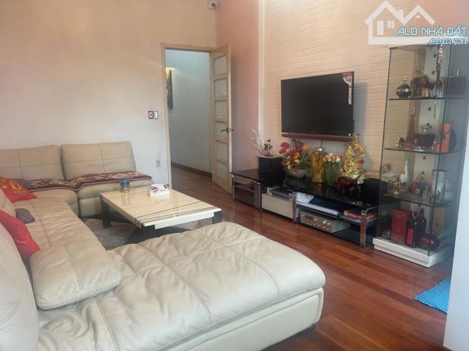 Mặt phố Nguyễn Bình kinh doanh cực đỉnh, vỉa hè 3.5m 8 làn xe trước nhà 111m2 chỉ 8 tỷ