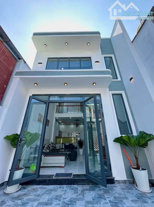 Bán Nhà1 trệt 1 lầu MT Nguyễn Thị Búp,shr ,Quận 12 diện tích 90m2