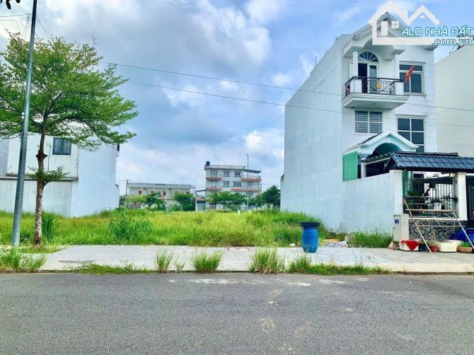 BÁN GẤP 170m2 2TỶ2 MẶT TIỀN PHÙNG HƯNG GẦN NGAY SIÊU THỊ ĐIỆN MÁY XANH - 1