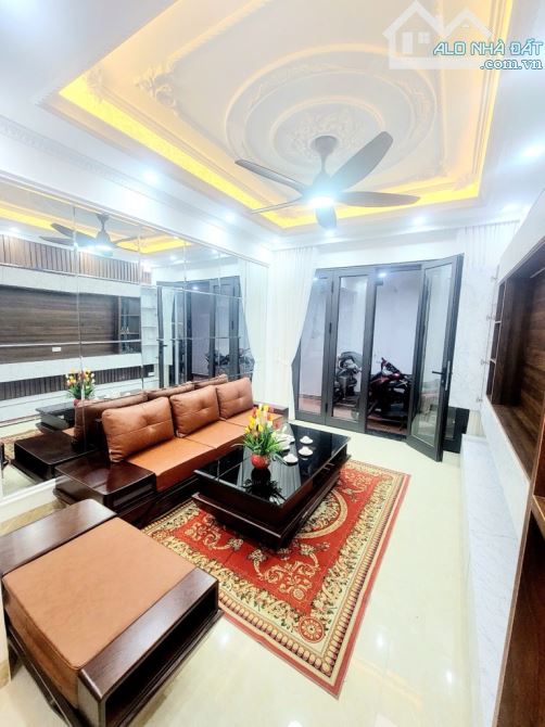 Cực Hiếm Thụy Phương 45m , 5 tầng , mt 6.8m Dân xây