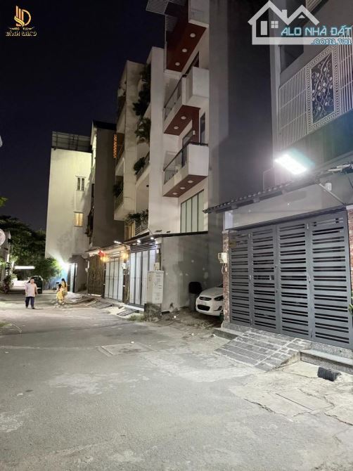 Bán Nhà Gò Vấp Hẻm 8M 5 Tầng 4,5×18 Dương Quảng Hàm F5 8,xTỷ