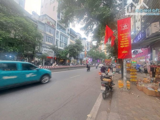 BÁN NHÀ MẶT PHỐ LẠC LONG QUÂN 290m2 - MT 8.2m - 135 TỶ - VỈA HÈ - KINH DOANH CỰC ĐỈNH