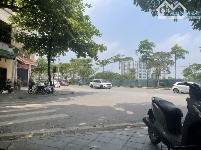 EON ĐÀM QUANG TRUNG LONG BIÊN SỔ ĐỎ 68m2 NGÕ ÔTÔ  VÀO GIÁ NHỈNH  7tỷ
