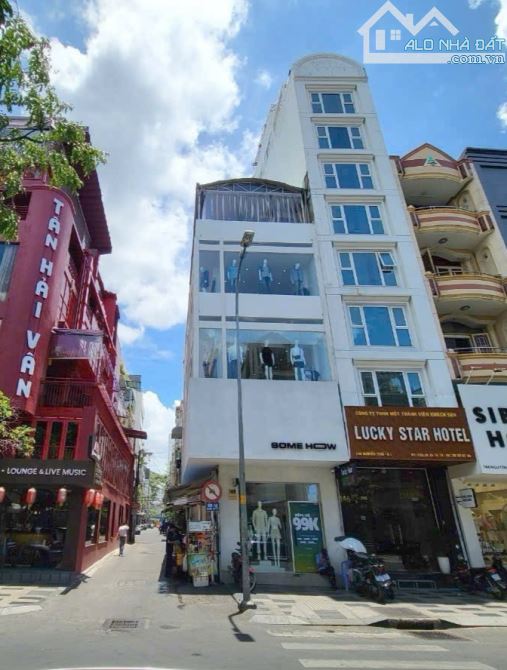 Bán nhà 8m x 20m góc 2 TM đường Nguyễn Trãi phường Bến Thành Quận 1