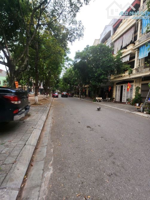 Bán nhà góc 3 tầng Phố Nguyễn Đăng Suối hoa dt 78m mt 5m giá 16.5 tỷ