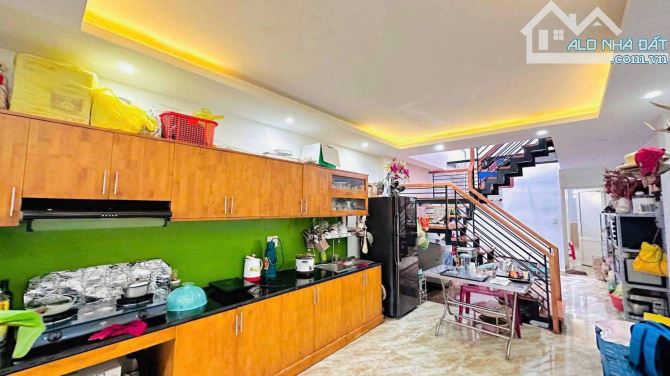 NHÀ  MẶT TIỀN KINH DOANH HOÀNG DIỆU KHU PHỐ CŨ