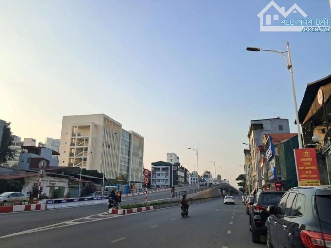 BÁN NHÀ BỒ ĐỀ -DÂN XÂY Ô TỖ CỬA Ô TÔ VÀO NHÀ-GIÁ 13 TỶ NHỈNH