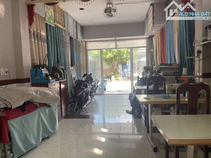 BÁN NHÀ CHÍNH CHỦ GÓC 2 MẶT TIỀN KINH DOANH MỸ HUỀ TRUNG CHÁNH HÓC MÔN.