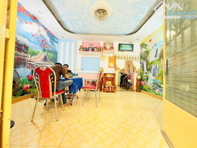 Phạm Thế Hiển P3Q8, nhà đẹp dân trí cao, nhỉnh 4 tỷ, 75m2