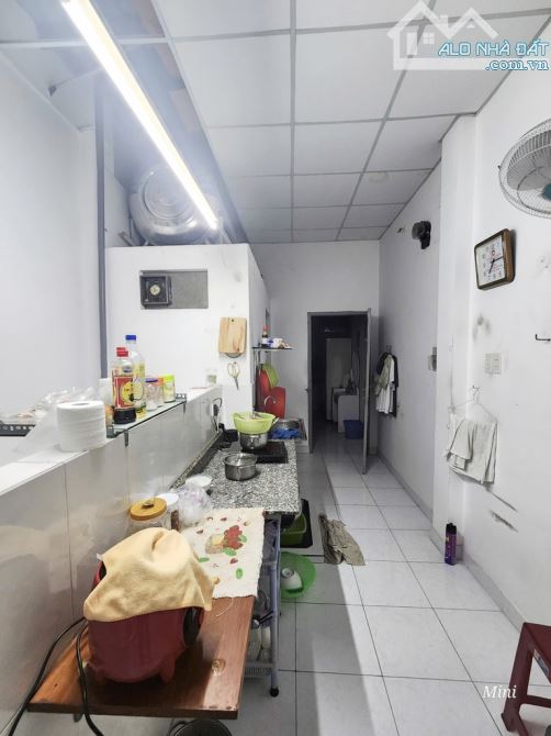 Bán gấp nhà 3 tầng HXH 6m Đặng Văn Ngữ 3x17 vuông vức.