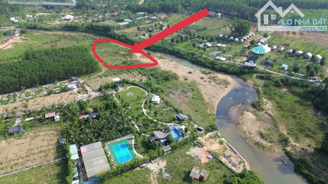 Bán đát vườn view suối 2000m2 gần kdl bà nà hills.