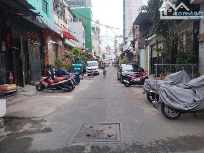 Ngang 5 tỷ - Bán nhà 4 tầng - 68m2 - 4x17 - Hẻm 10m đường Lê Văn Quới - Bình Tân giáp Tân