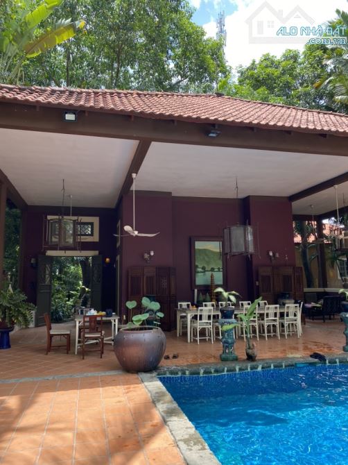 Biệt phủ Mặt Tiền, Ngang 24m nở hậu tài lộc, Dt đất 4,130m², Chủ tặng hết nội thất