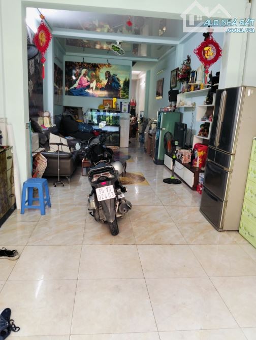 Gò vấp . Hẻm xe tải thông, Dt 86 m2 , 4x17 , giá 6.8🧄