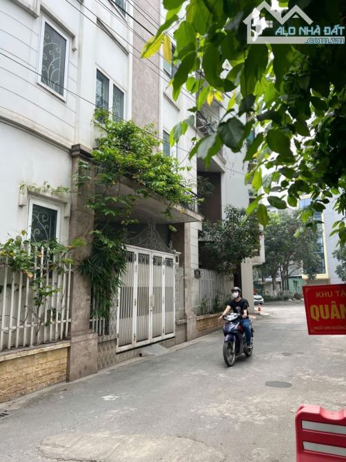 LẠC LONG QUÂN TÂY HỒ - PHÂN LÔ Ô TÔ TRÁNH – 110 M2 - 5 TẦNG – MẶT TIỀN 6 M – GIÁ 32.8 TỶ.