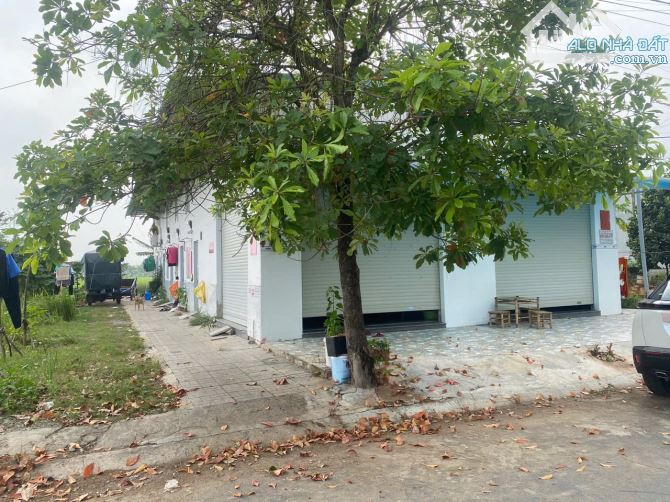BÁN DÃY TRỌ 3 MẶT TIỀN – 10 PHÒNG + 2 KIỐT NGAY KCN THÀNH THÀNH CÔNG – THU NHẬP ỔN ĐỊNH 20