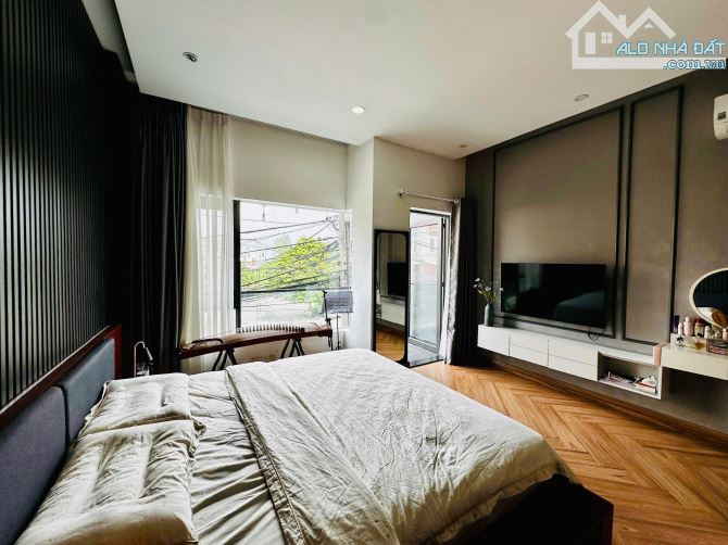 Bán nhà 1 trệt 2 lầu KDC Tân Phong, TP Biên Hoà. 4,5x20m. Trục đường lớn. Giá 5 tỷ xxx.