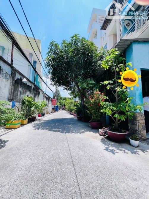 Bán nhà 3 tầng mặt tiền đường Hồ Thành Biên gần đường Phạm Hùng P5Q8 chỉ nhỉn 7 tỉ