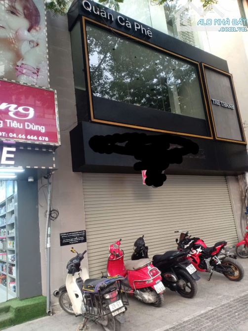 Cho thuê cửa hàng mặt tiền 6m mặt phố ngã tư Cầu Giấy Xuân Thủy 130m2,60t