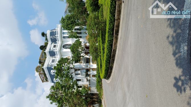 Biệt thự lô góc 3 mặt tiền cạnh KĐT Tây Hồ Tây 5 tầng 400m giá hơn 100 tỷ
