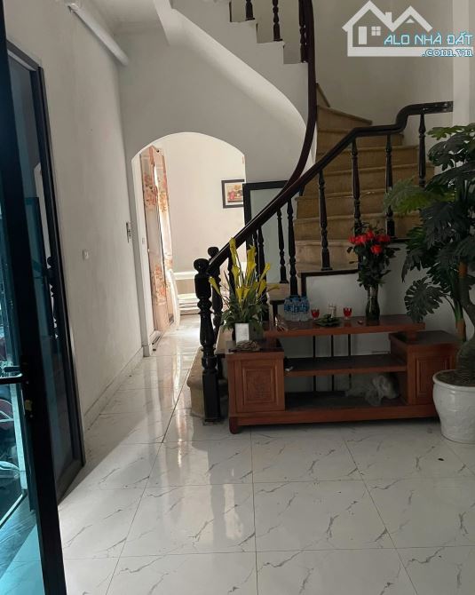 TÂY HỒ NGÕ THÔNG 5 TẦNG 32m MT7m GIÁ 5TY8