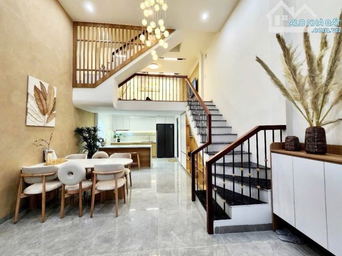 BÁN NHÀ LÔ GÓC – PHỐ BẠCH MAI – 5 TẦNG ĐẸP LONG LANH – FULL NỘI THẤT – GIÁ CHỈ 8.2 TỶ