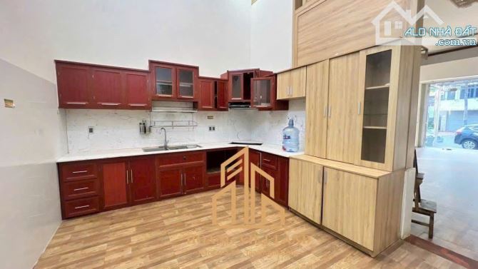BÁN CĂN NHÀ LÝ THÁI TỔ -P -TÂN LỢI -TP - BMT MẶT TIỀN kINH DOANH ĐA NGÀNH NGHỀ SẦM UẤT BẬC
