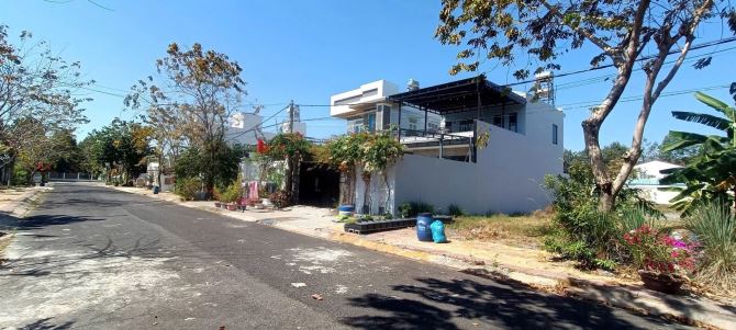 Lô đất ngay tại trung tâm thị xã Chơn Thành với dt 9x23m giá chỉ 400tr