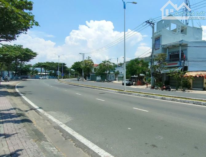 Bán nhà mặt tiền phạm văn đồng Vĩnh Hòa Nha Trang