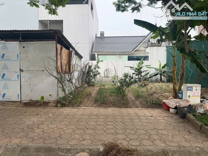Cần tiền gia chủ nhờ bán nhanh lô đất đẹp đường 17m tại trung tâm khu tái định cư Trâu Quỳ