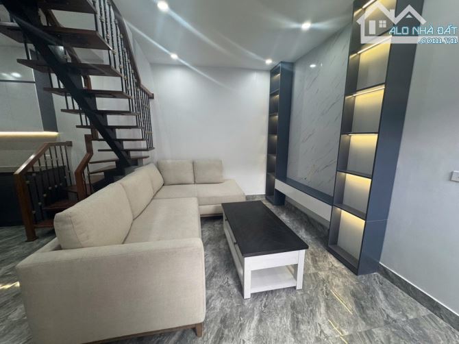 NHÀ ĐẸP Ở LUÔN PHỐ TÂN KHAI - HOÀNG MAI - Ô TÔ ĐỖ 43m2 chỉ hơn 2tỷ