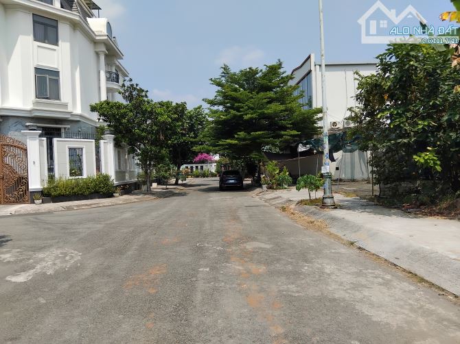70TR/M2 LÔ GÓC 2 MẶT TIỀN TRỤC CHÍNH