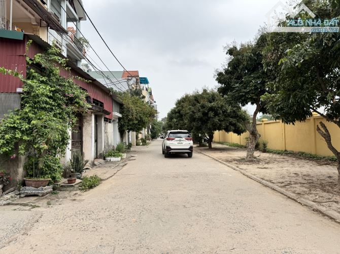 Cần tiền bán nhanh mảnh đất 78,5m2 tại khu Viện Rau A, TT Trâu Quỳ, đường ô tô 7 chỗ.