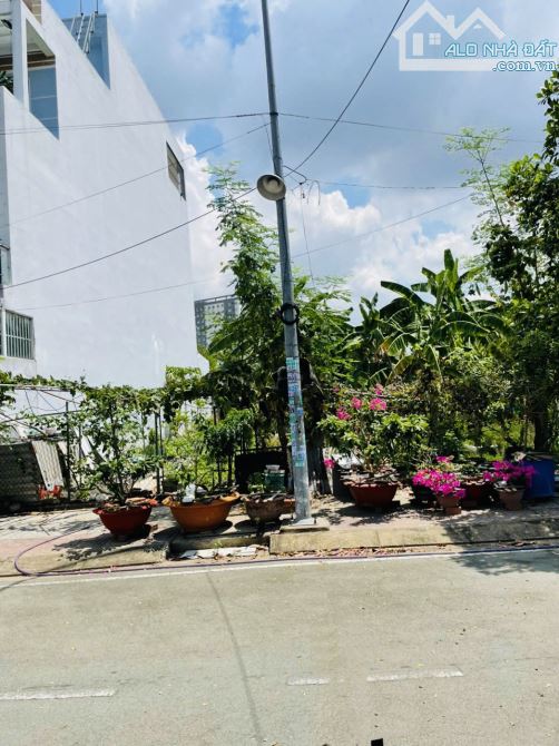 Bán đất full thổ cư 115m2(6x19m), đường 12m thông, 7.4 tỷ, ngay Hoàng Hữu Nam, Thủ Đức