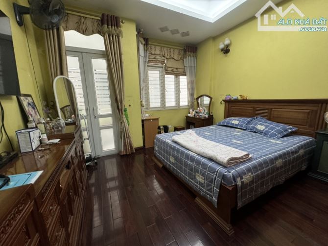 Bán nhà Mễ Trì Thượng,52m2-5 tầng,mặt tiền 4.3m dân xây chắc chắn,ngõ nông,9.2 tỷ