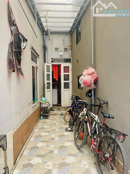 Bán đất tặng nhà cấp 4 tại Yên Vĩnh - Kim Chung, diện tích 40.2m2, giá đầu tư
