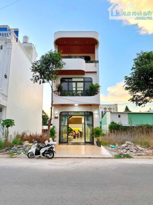 🌱 BÁ.N NHÀ 1 TRỆT 2 LẦU MỚI XÂY XONG ĐƯỜNG D13 KDC HỒNG LOAN 6A, PHƯỜNG HƯNG THẠNH