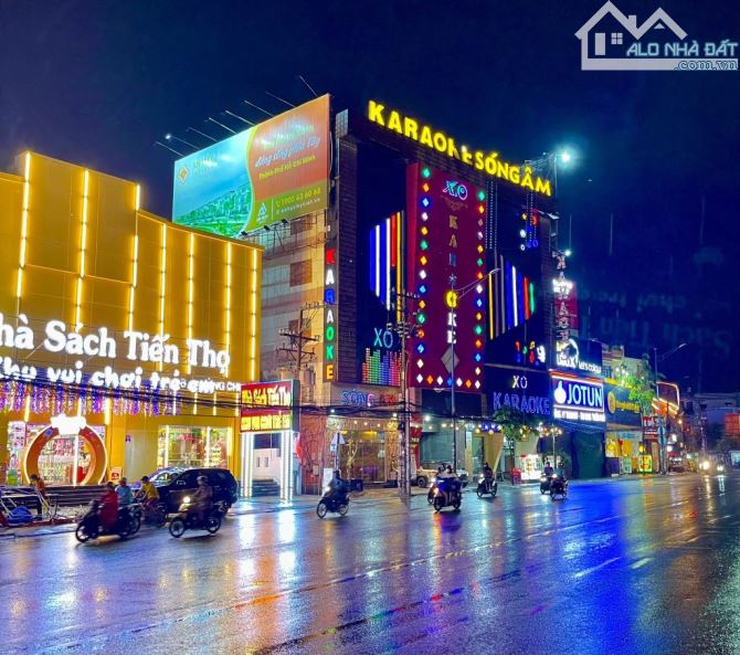 NHÀ MẶT TIỀN, PHAN VĂN HỚN, QUẬN 12, GIÁP TÂN BÌNH – NỞ HẬU 11M – CHỈ NHỈNH 13 TỶ!