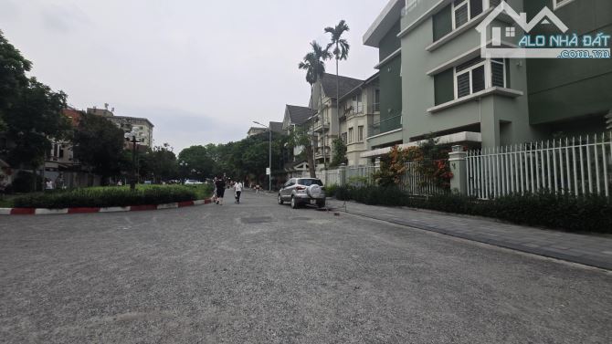 🌟SIÊU HIẾM - BIỆT THỰ LÔ GÓC MẶT HỒ VĂN QUÁN - ĐẲNG CẤP THƯỢNG LƯU