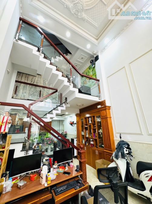 NHÀ XỊN 5 TẦNG  NỞ HẬU - HXH - BÌNH TÂN - 4*15 - NHỈNH 5 TỶ