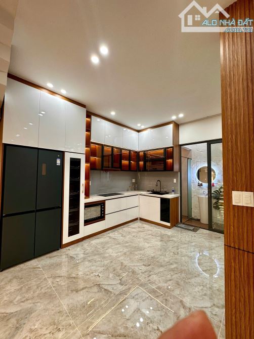 Bán nhà đẹp 4 tầng Hồng Lạc - Lạc Long Quân, P10, 4 x 9m, nở hậu 7.6m, 45m2, chỉ 8.5 Tỷ TL