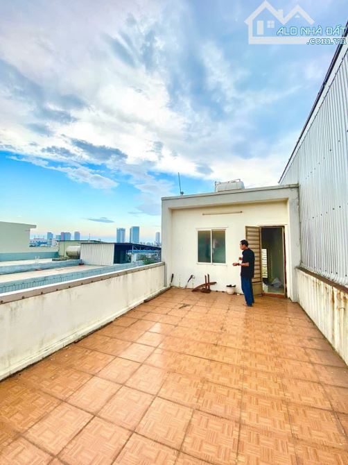 🔥SẬP HẦM GIẢM HƠN 500TR- NHÀ 4.5 TẦNG MT NGÔ QUYỀN
