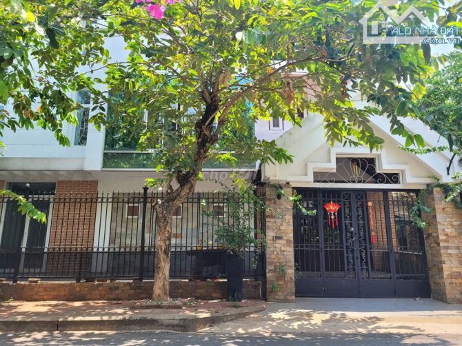 Cho thuê biệt Thự Khu Compound Nguyễn Văn Hưởng Phường Thảo Điền Quận 2