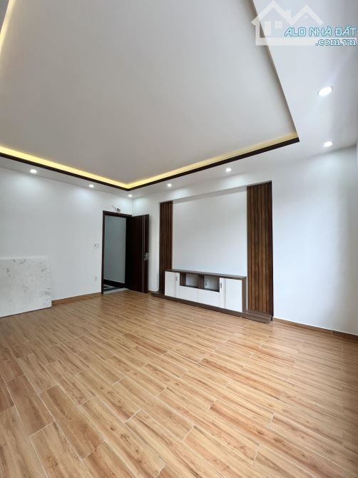 Bán nhà 4 tầng Khu tái định cư Hồ Đá đương 10 m ngay trung tâm phường Sở Dầu Hồng Bàng