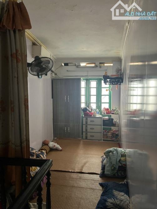 Nhà 3tầng  ngõ  ôtô  vào  Bồ Đề  long biên  sổ đỏ đẹp mới    Bán  giá  2tỷ9
