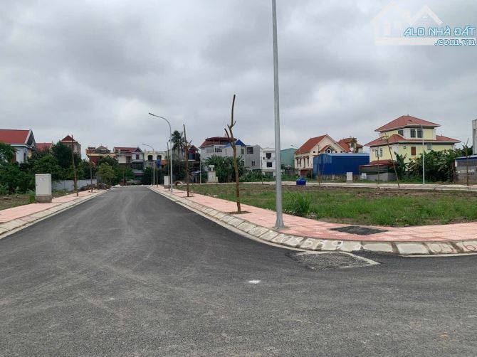 Bân đất phân lô thị trấn An Dương đường 10m chỉ hơn 28tr/m.
